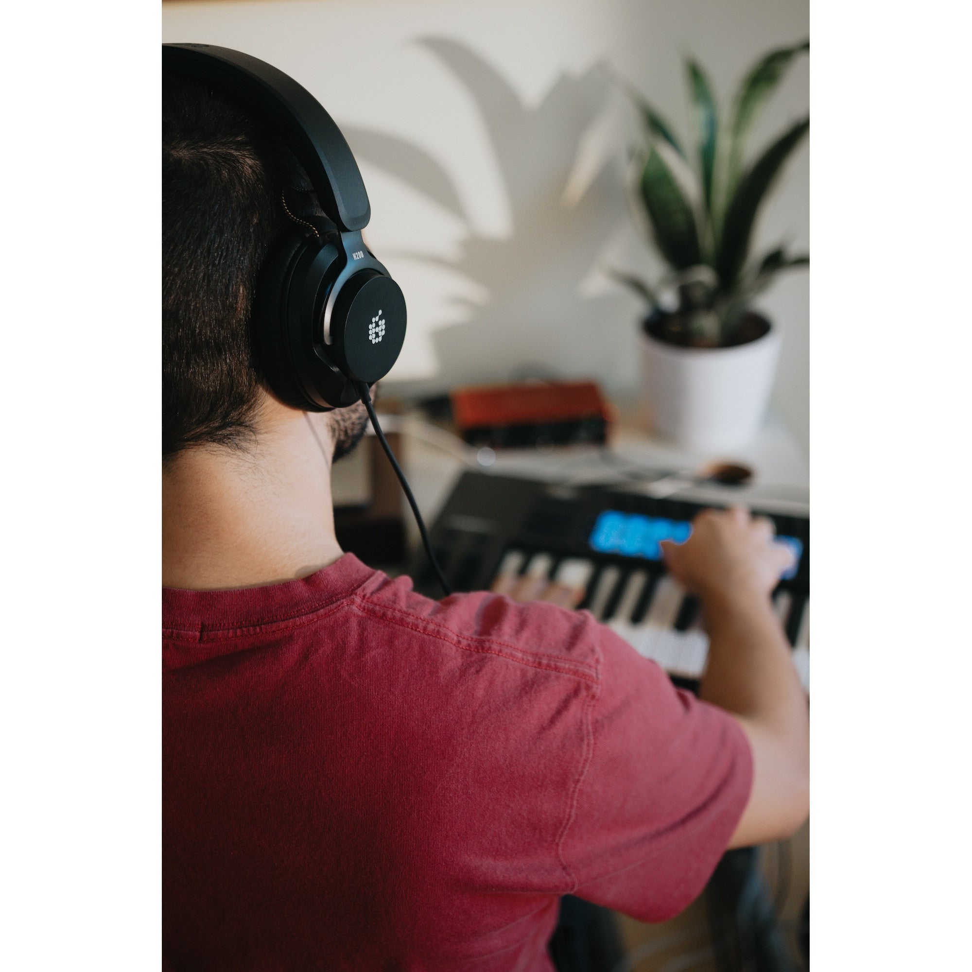 Adam Audio H200