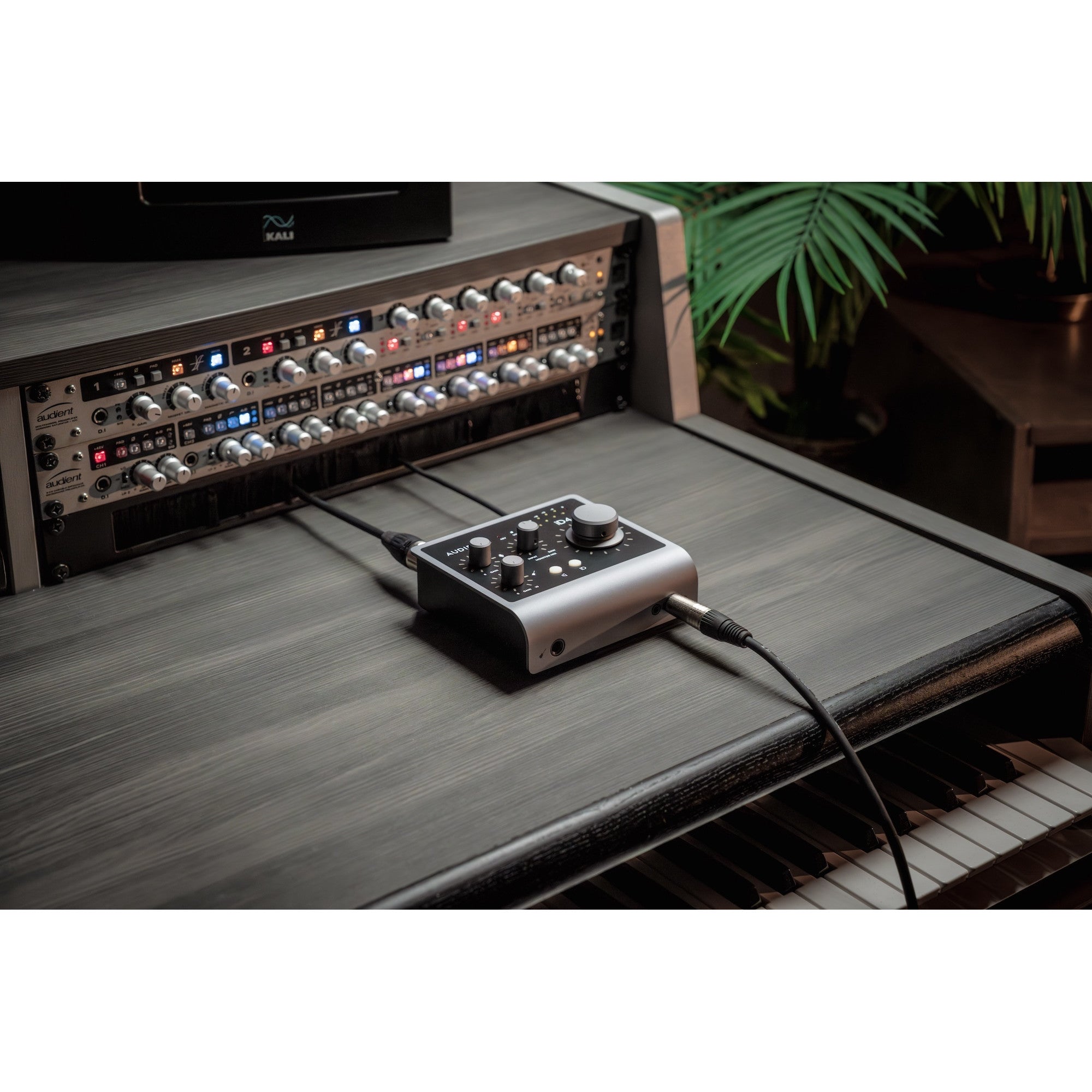 AUDIENT iD4 MkII - 2in/2out Audio Interface
