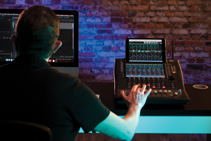 Peavey AUREUS™ 28 Digital Mixer