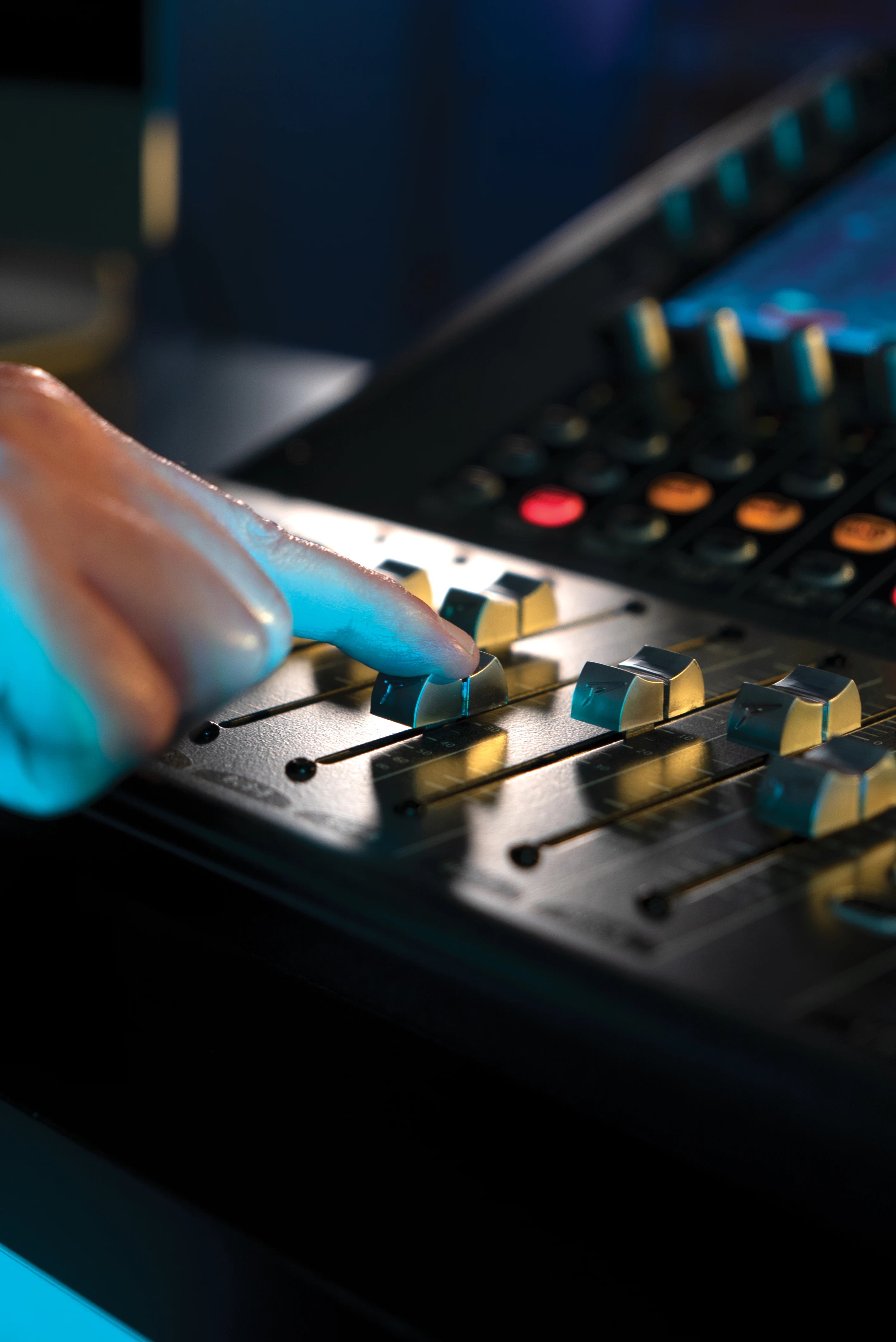 Peavey AUREUS™ 28 Digital Mixer