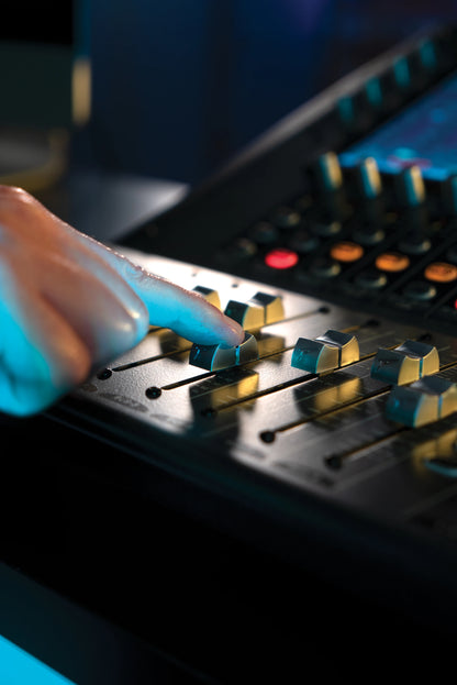 Peavey AUREUS™ 28 Digital Mixer
