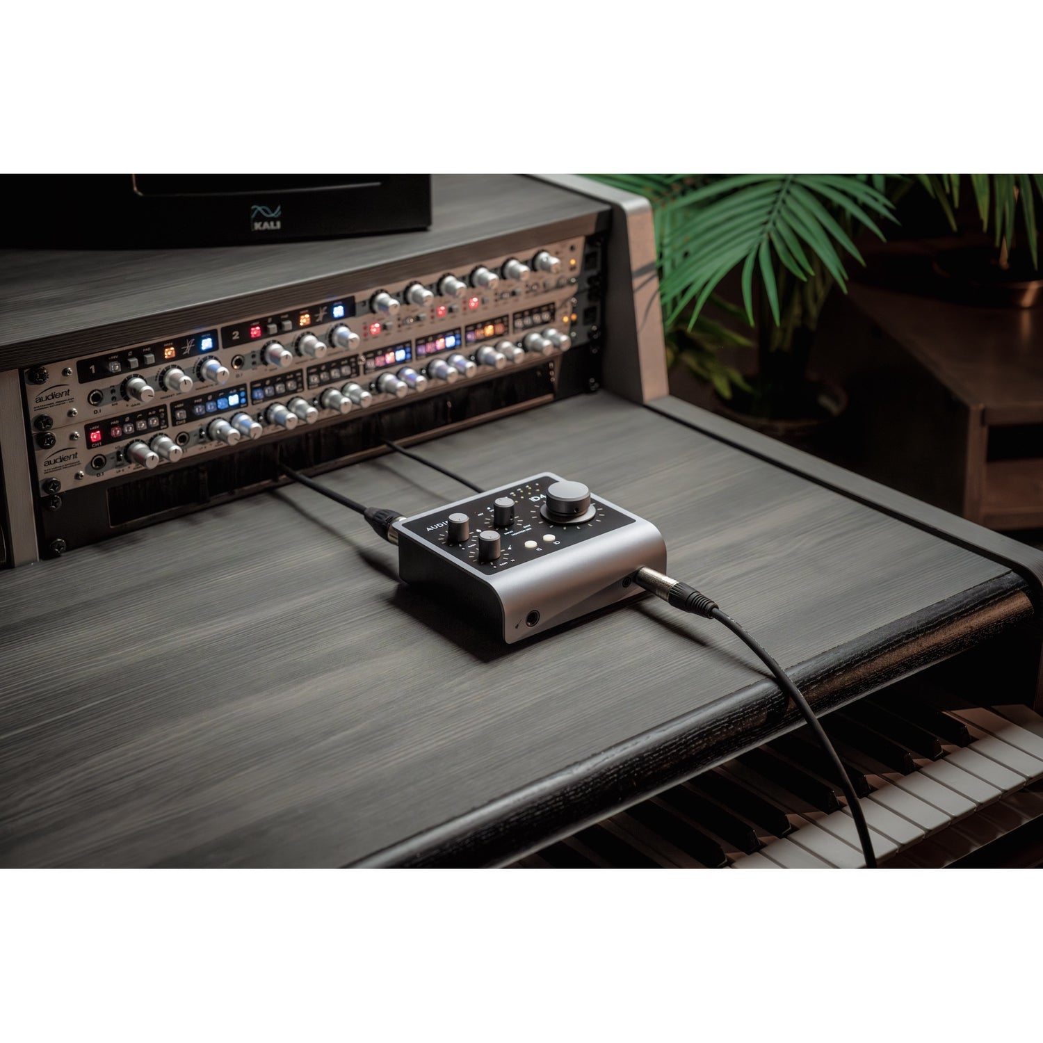 AUDIENT iD4 MkII - 2in/2out Audio Interface