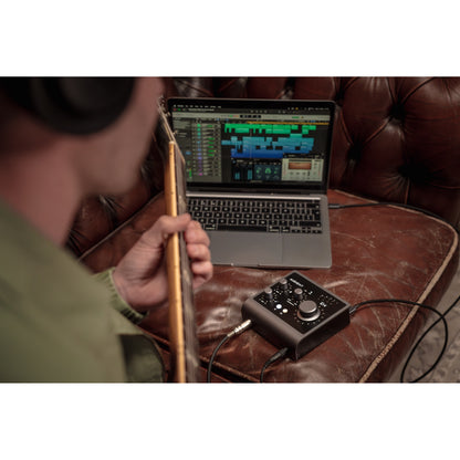 AUDIENT iD4 MkII - 2in/2out Audio Interface