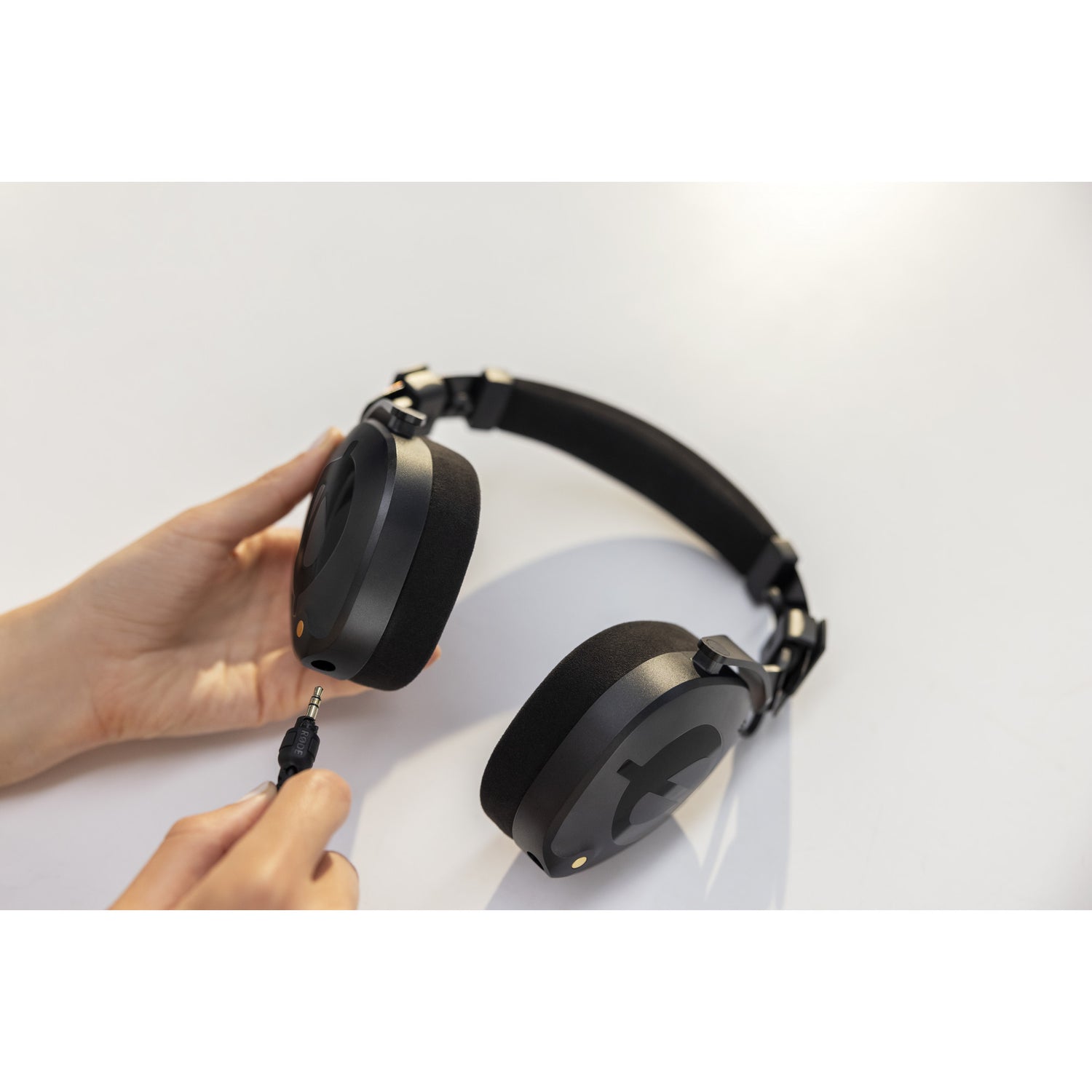 RØDE NTH-100 Prof. Over-ear Headphones